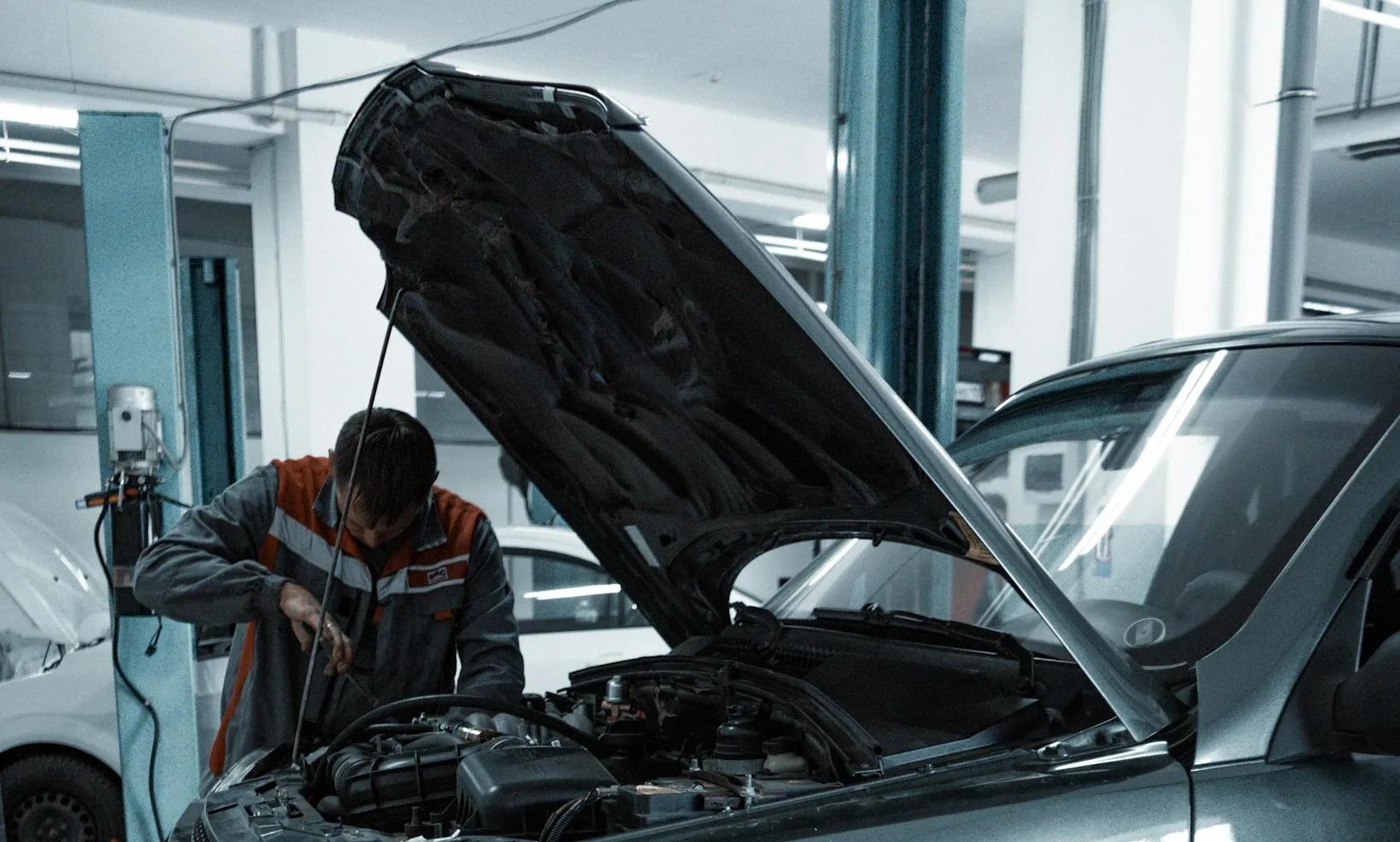 Interiér Evo IX se sportovním volantem